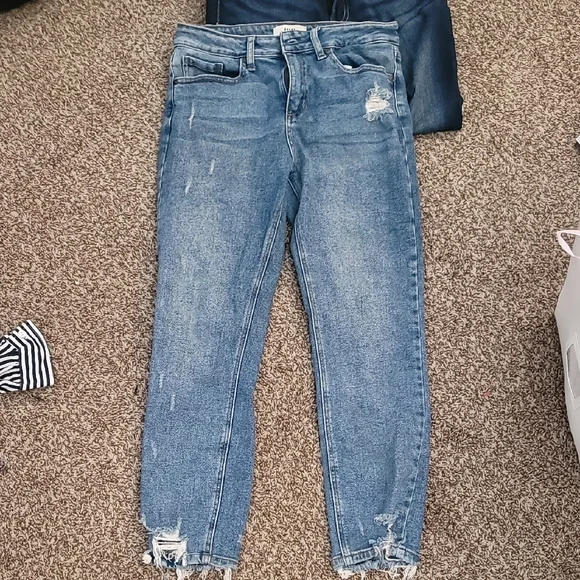 Women's Jeans Bundle - Picture 4 of 7